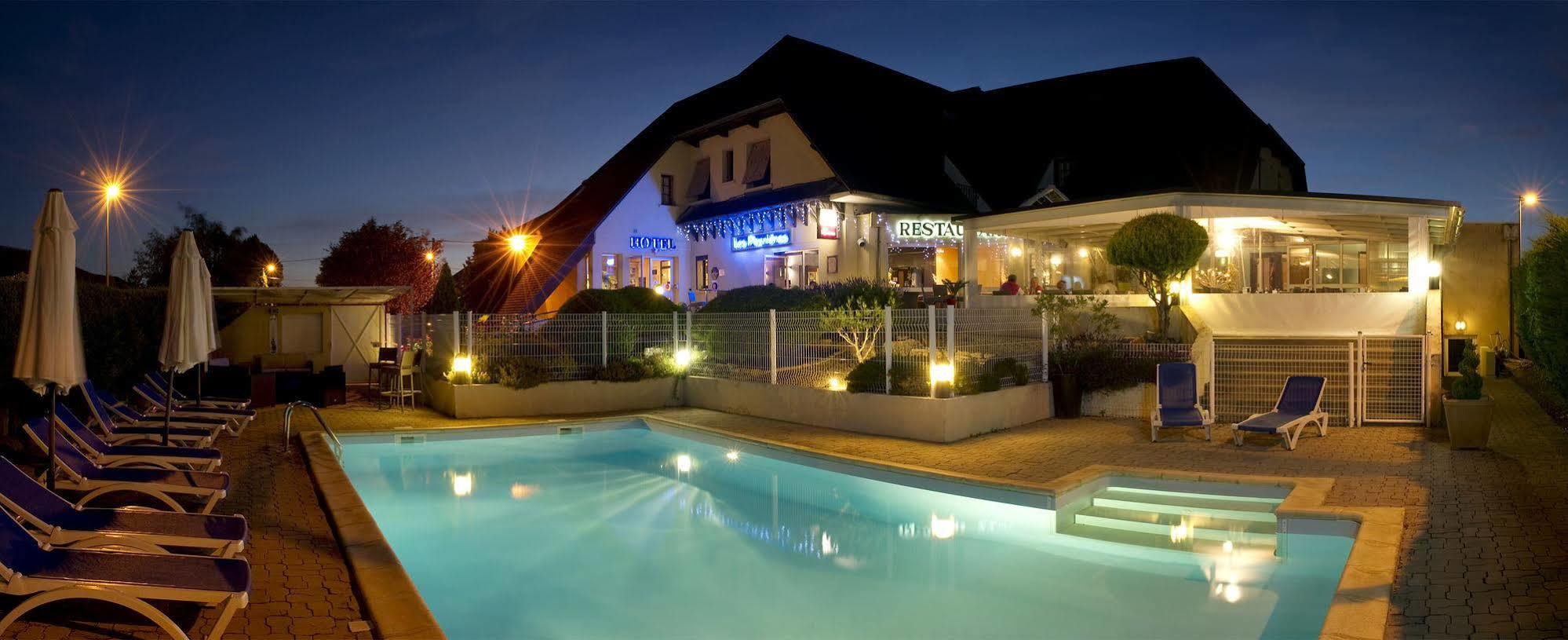 Hotel Les Peyrieres Olemps Buitenkant foto